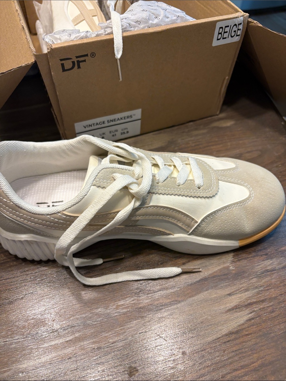 Vintage Beige women’s Sneakers - Classic Casual Runner